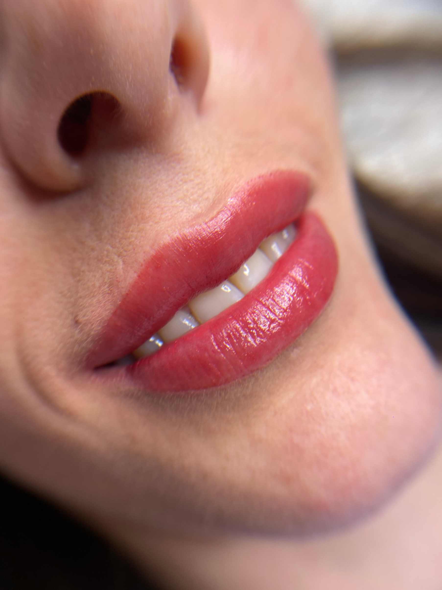 Micro labios mujer